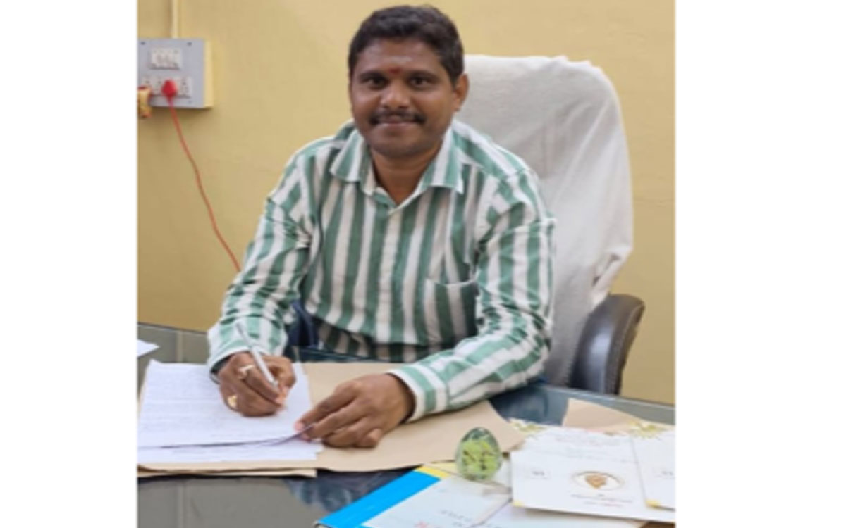 చుంచుప‌ల్లిలో ఎస్‌ఐఆర్ ఆన్‌లైన్ మ్యాపింగ్ 70 శాతం పూర్తి : తాసీల్దార్ నాగరాజు