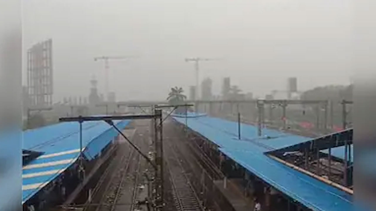 Mumbai Rains: ముంబైలో రెడ్ అల‌ర్ట్‌.. స్కూళ్లు, కాలేజీలు మూసివేత‌