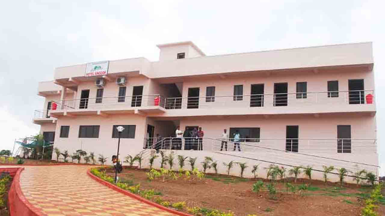 Munipalli | పేకాట, మందుబాబులకు అడ్డగా హరిత రెస్టారెంట్.. పట్టించుకోని సంబంధిత అధికారులు