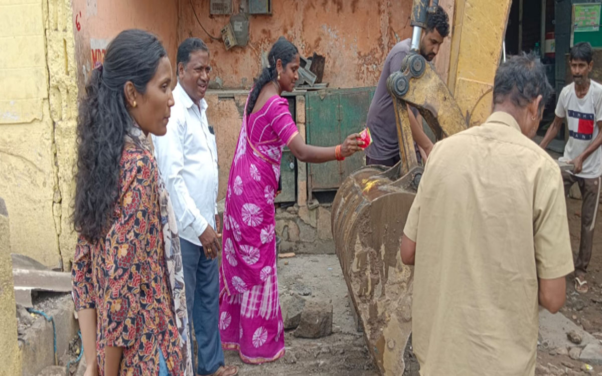 కొత్త‌గూడెం 16వ డివిజన్‌లో నూతన కాల్వ‌ వ నిర్మాణ పనులు ప్రారంభం