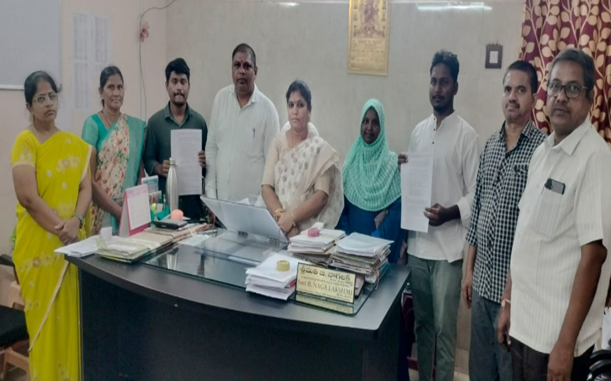 కారుణ్య నియామకంతో ఆర్థిక భరోసా : జ‌డ్పీ సీఈఓ బి.నాగలక్ష్మి