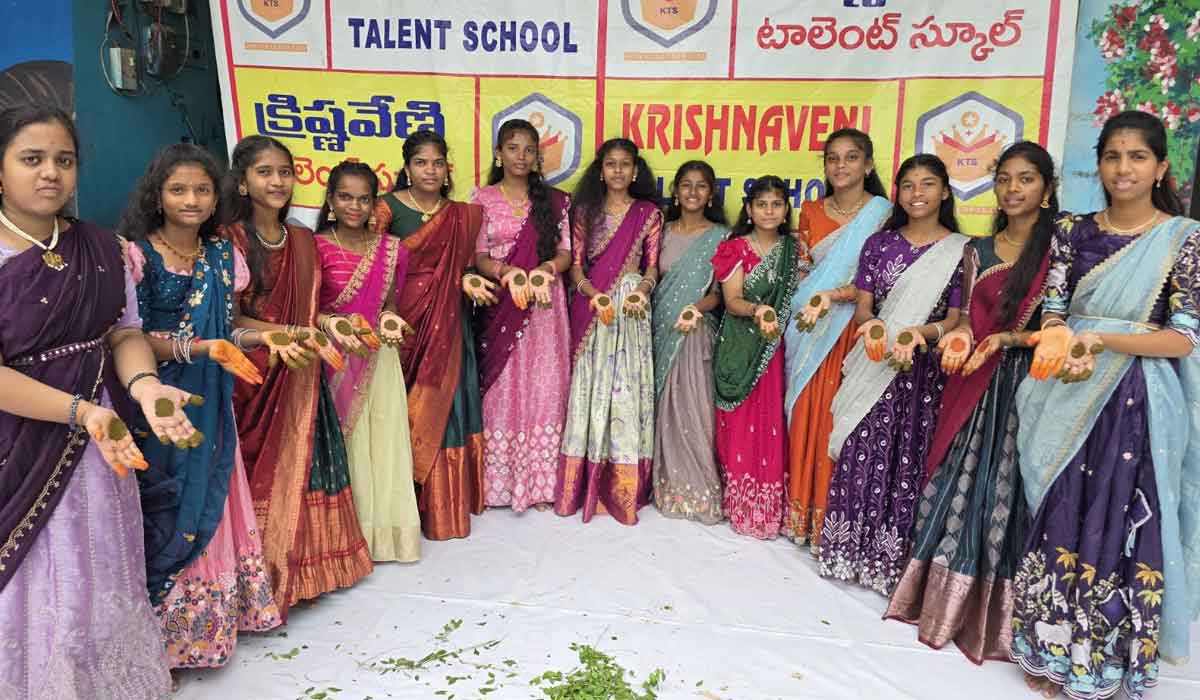 Rudrangi | గోరింటాకుతో రోగాలు దూరం.. కృష్ణవేణి టాలెంట్‌ స్కూల్‌ ప్రిన్సిపాల్‌ హరినాథ్‌ రాజ్‌