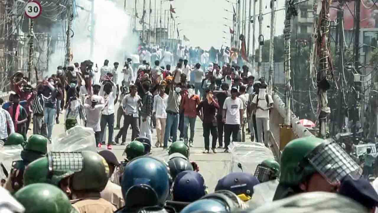 NEET | బీహార్‌, అస్సాంలో విద్యార్థులపై కేసులు ఉపసంహరణ