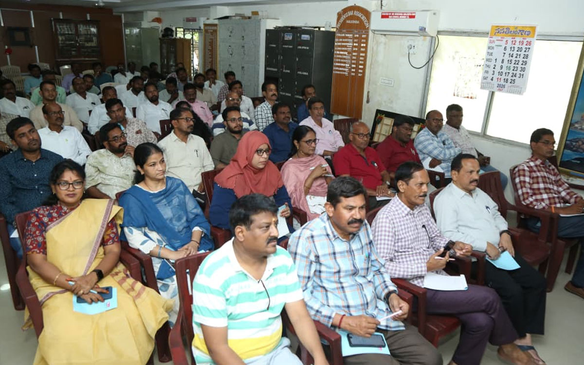 'నూతన చట్టాలపై న్యాయవాదులు అవగాహన పెంపొందించుకోవాలి'