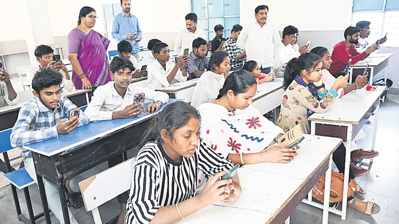 డ్రాపాట్స్‌కు వరం.. ఓపెన్‌ సూల్‌పై అవగాహన కల్పిస్తున్న అధికారులు