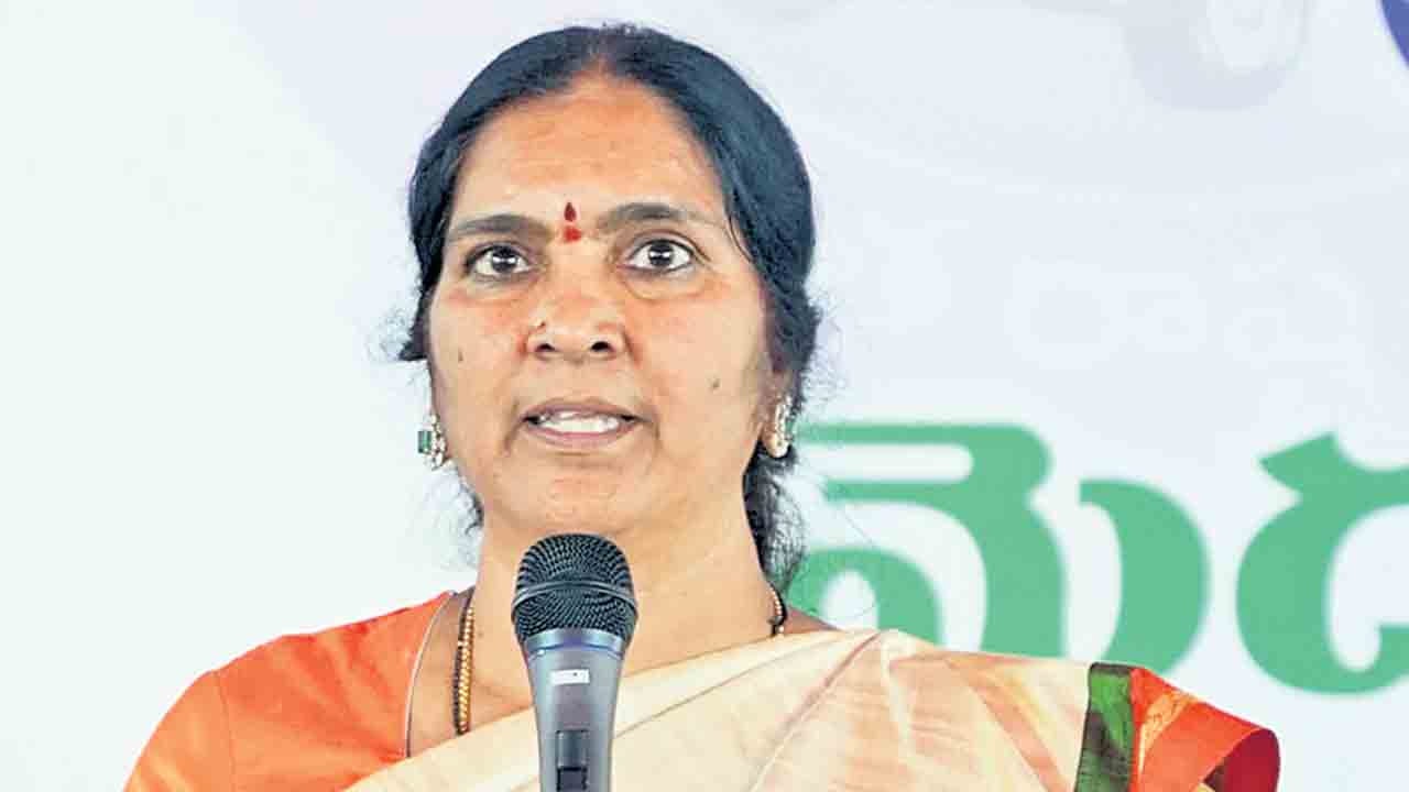 కేంద్ర విద్యాశాఖ మంత్రిని బర్తరఫ్‌ చేయాలి