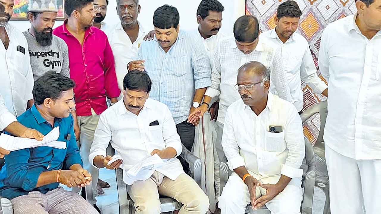 ఒక్క ఓటూ పోకుండా చూసుకోవాలి