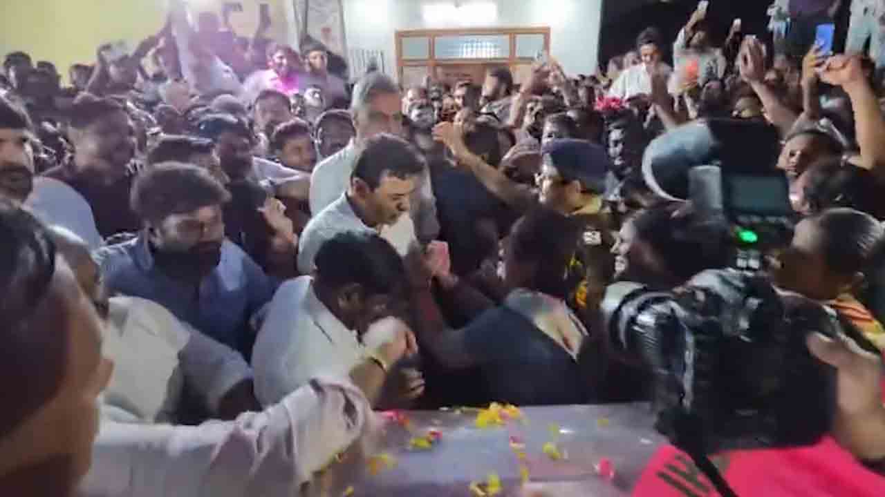 KTR | పెద్ది పార్థివ దేహానికి నివాళులు అర్పించిన కేటీఆర్, హరీష్ రావు..!