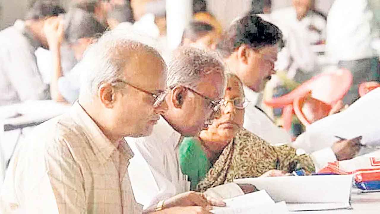 రిటైర్డ్‌ ఉద్యోగుల జీవన భద్రతకు ముప్పు!