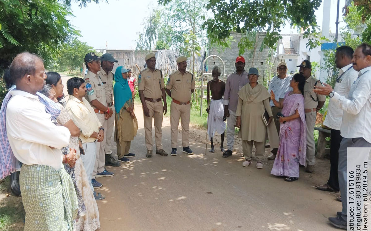 ‘హక్కు పత్రాలు లేకుండా పోడు సాగు చేయొద్దు’