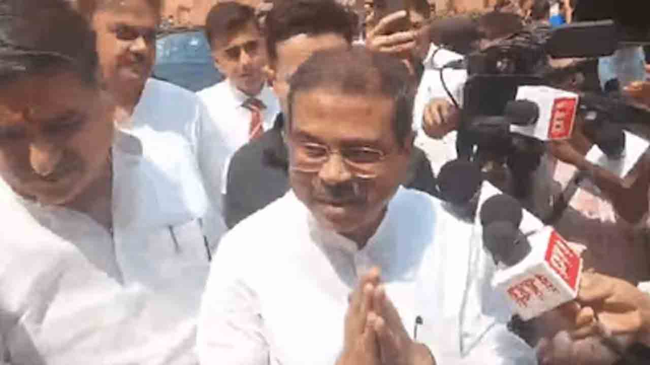Dharmendra Pradhan | పార్లమెంట్‌ సమావేశాలకు హాజరైన ధర్మేంద్ర ప్రధాన్‌.. సన్మానించిన బీజేపీ ఎంపీలు