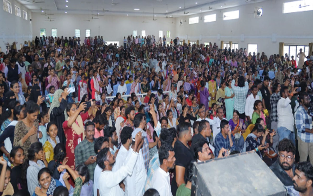 ప్రియదర్శిని గ్రూప్ ఆఫ్ ఇన్‌స్టిట్యూషన్స్‌లో "శ్రీనివాస మంగాపురం" సినిమా ప్రమోషన్