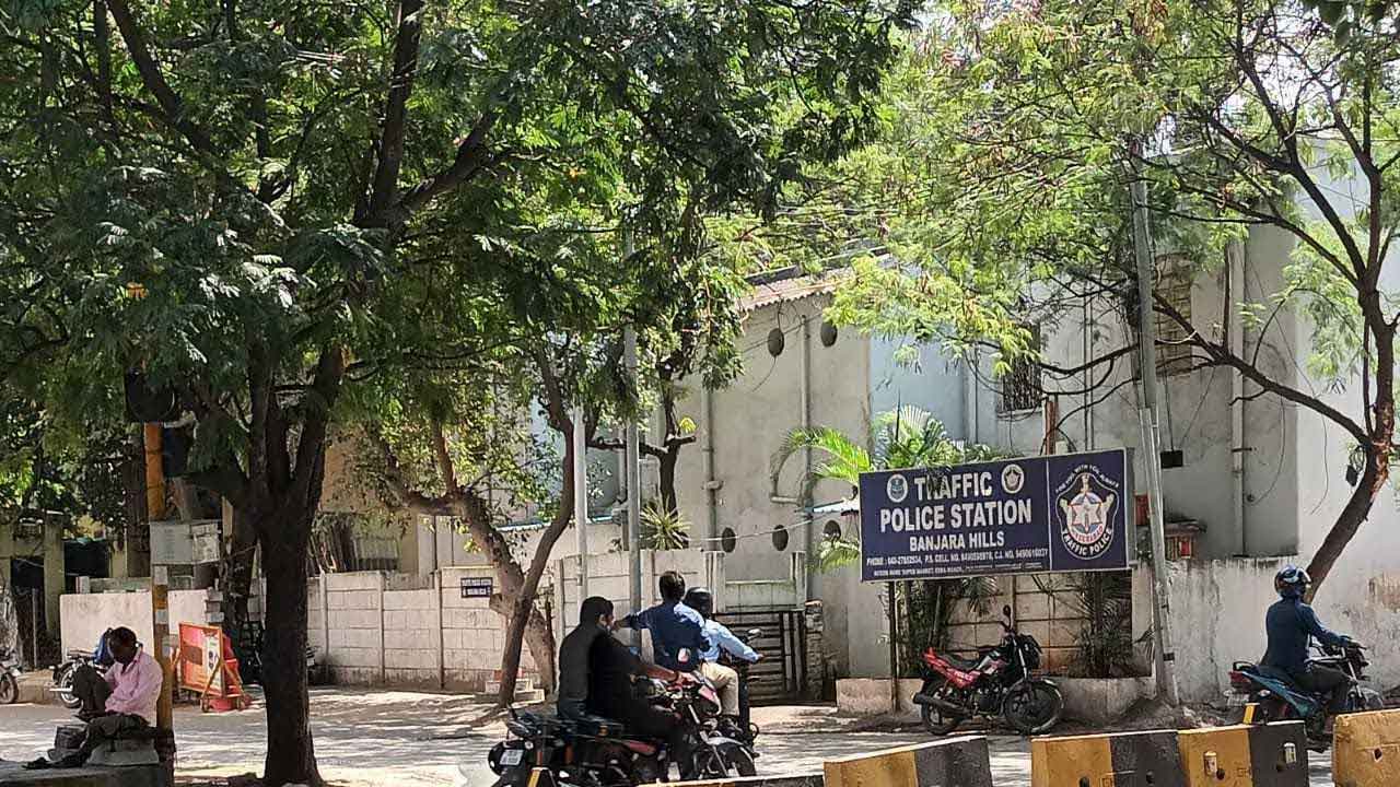 మామూళ్ల మత్తులో ట్రాఫిక్‌ ఎస్సైలు!