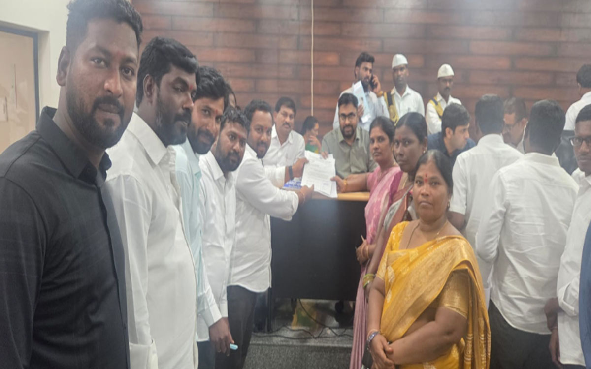 రాఘవాపురం చెరువు మరమ్మతు చేయాల‌ని అదనపు కలెక్టర్‌కు వినతి