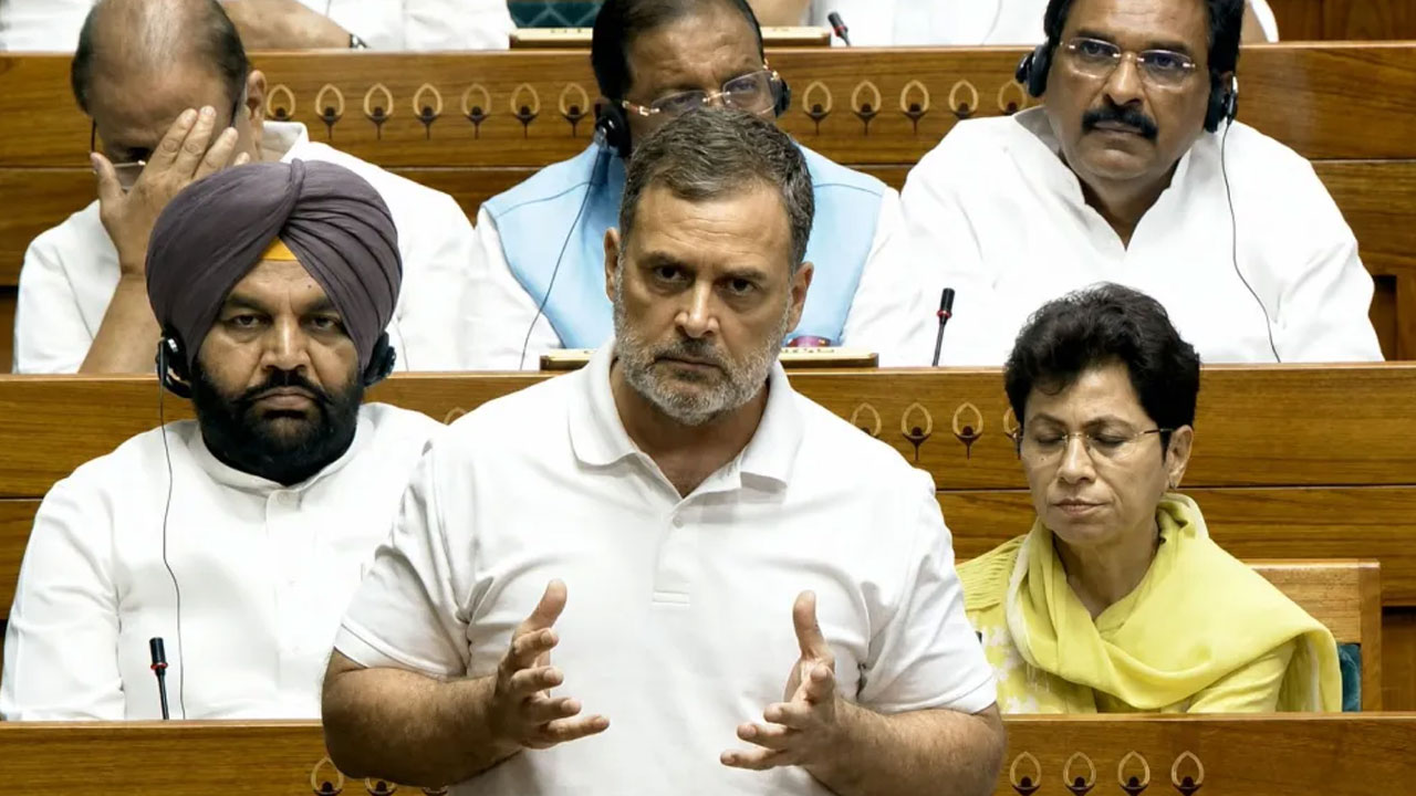 Rahul Gandhi: విద్యార్థులు.. ఇడియ‌ట్స్‌.. అంధ‌భ‌క్తులు.. లోక్‌స‌భ‌లో స్టోరీ చెప్పిన రాహుల్ గాంధీ