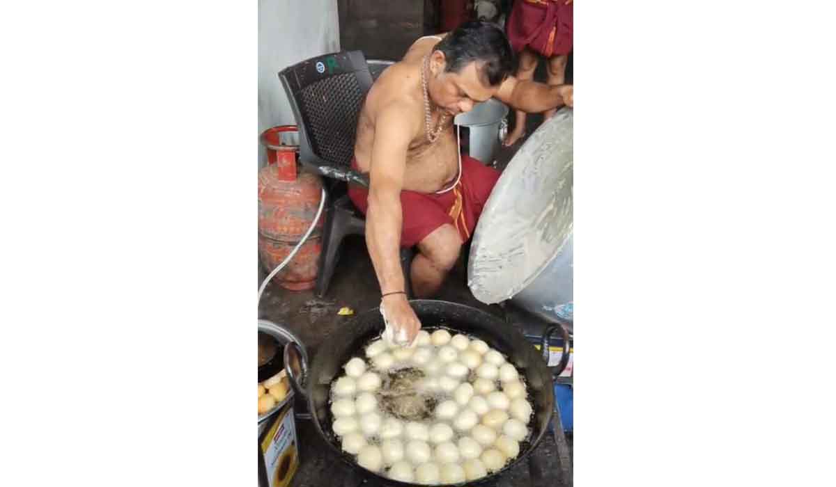 Vemulawada | రెగ్యులర్ ఉద్యోగి వచ్చినా.. తప్పని ప్రైవేటు వ్యక్తుల సేవలు..!