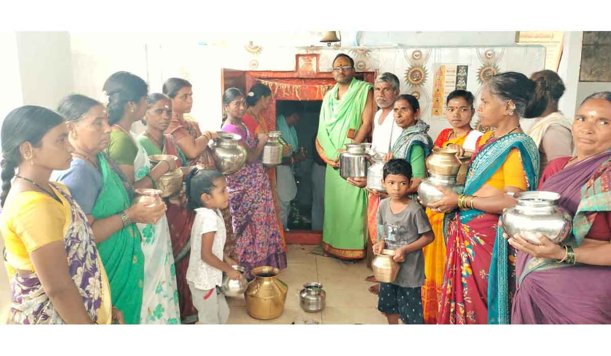 Kotagiri | వర్షాలు సమృద్ధిగా కురవాలని కోటగిరి ముక్తేశ్వరాలయంలో జలాభిషేకం