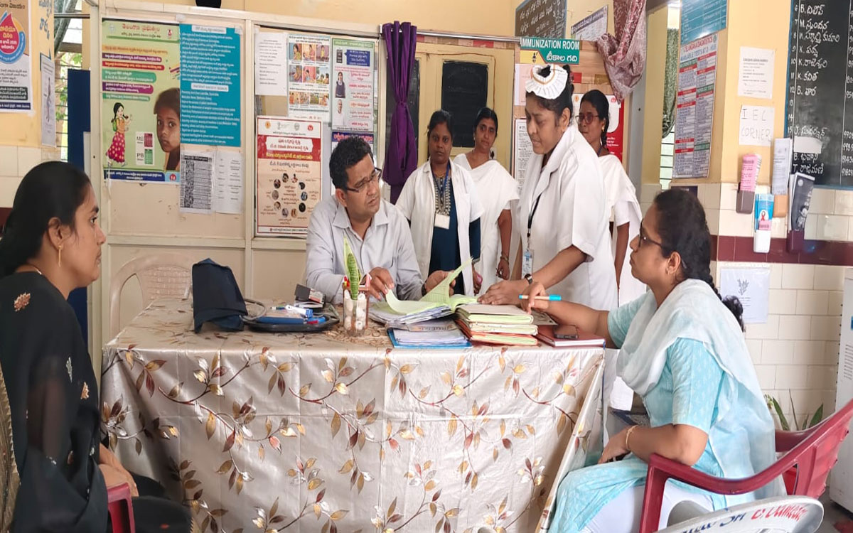 'రోగులకు మెరుగైన వైద్య సేవలే లక్ష్యంగా పని చేయాలి'