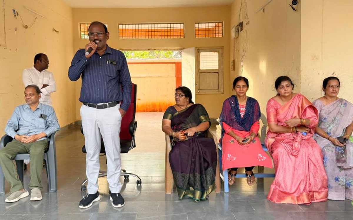 విద్యార్థినుల‌కు జూనోటిక్ వ్యాధులపై అవగాహన