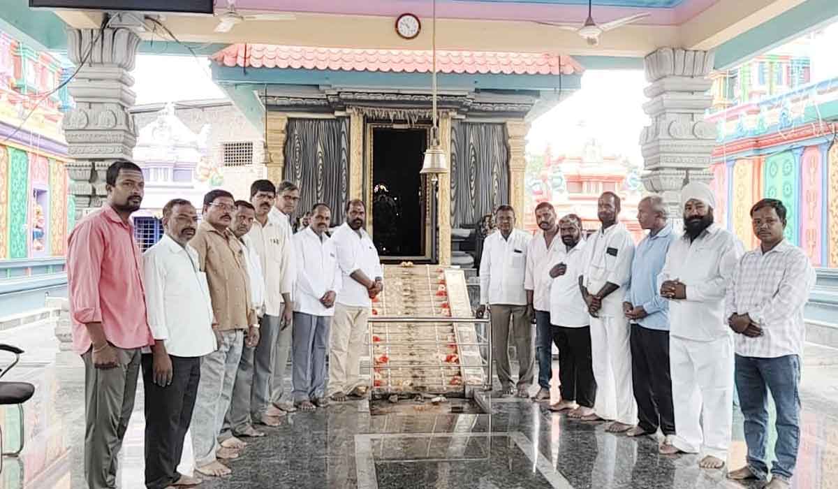 Pitlam | పిట్లంలో కేటీఆర్ జన్మదినం సందర్భంగా అయ్యప్ప ఆలయంలో ప్రత్యేక అర్చనలు