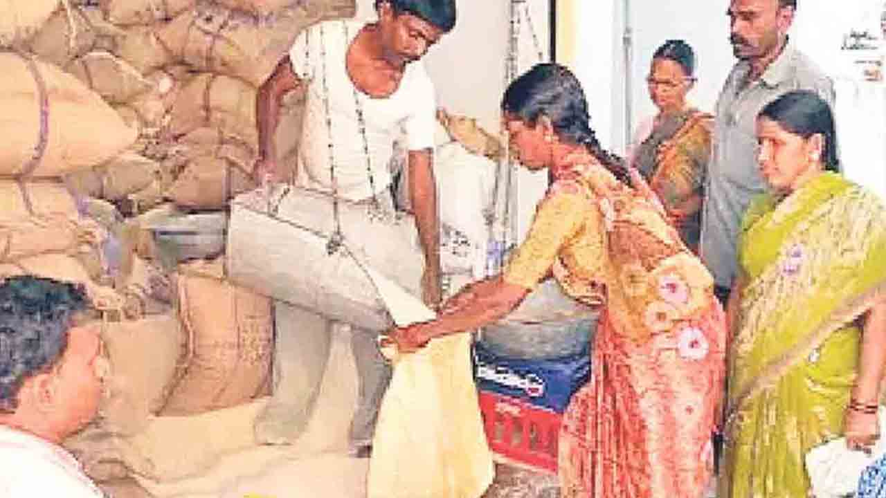 రేపటి నుంచే మూన్నెళ్ల రేషన్‌