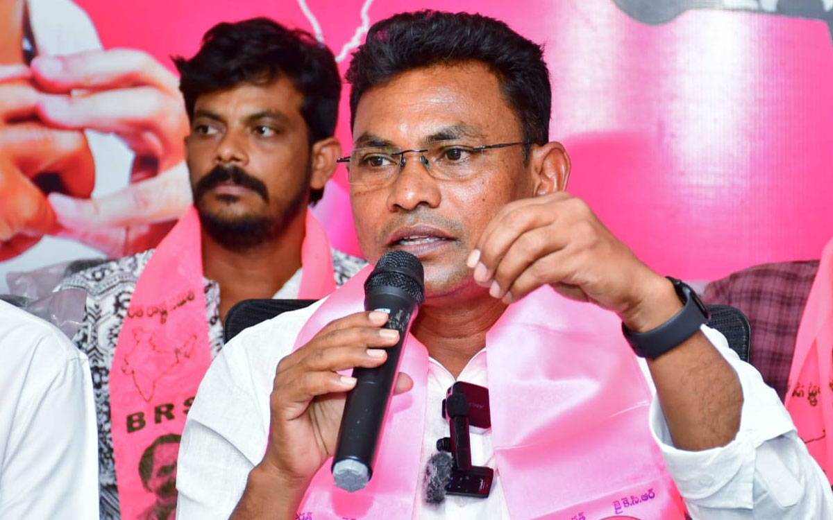 ముఖ్యమంత్రి రేవంత్ రెడ్డికి ప్రజాక్షేత్రంలో బుద్ధి చెప్తాం : రేగా కాంతారావు