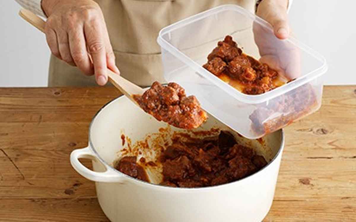 Left Over Food | మిగిలిపోయిన ఆహారాన్ని వేడి చేసి తింటున్నారా.. అయితే ఈ సూచ‌న‌లు పాటించండి..