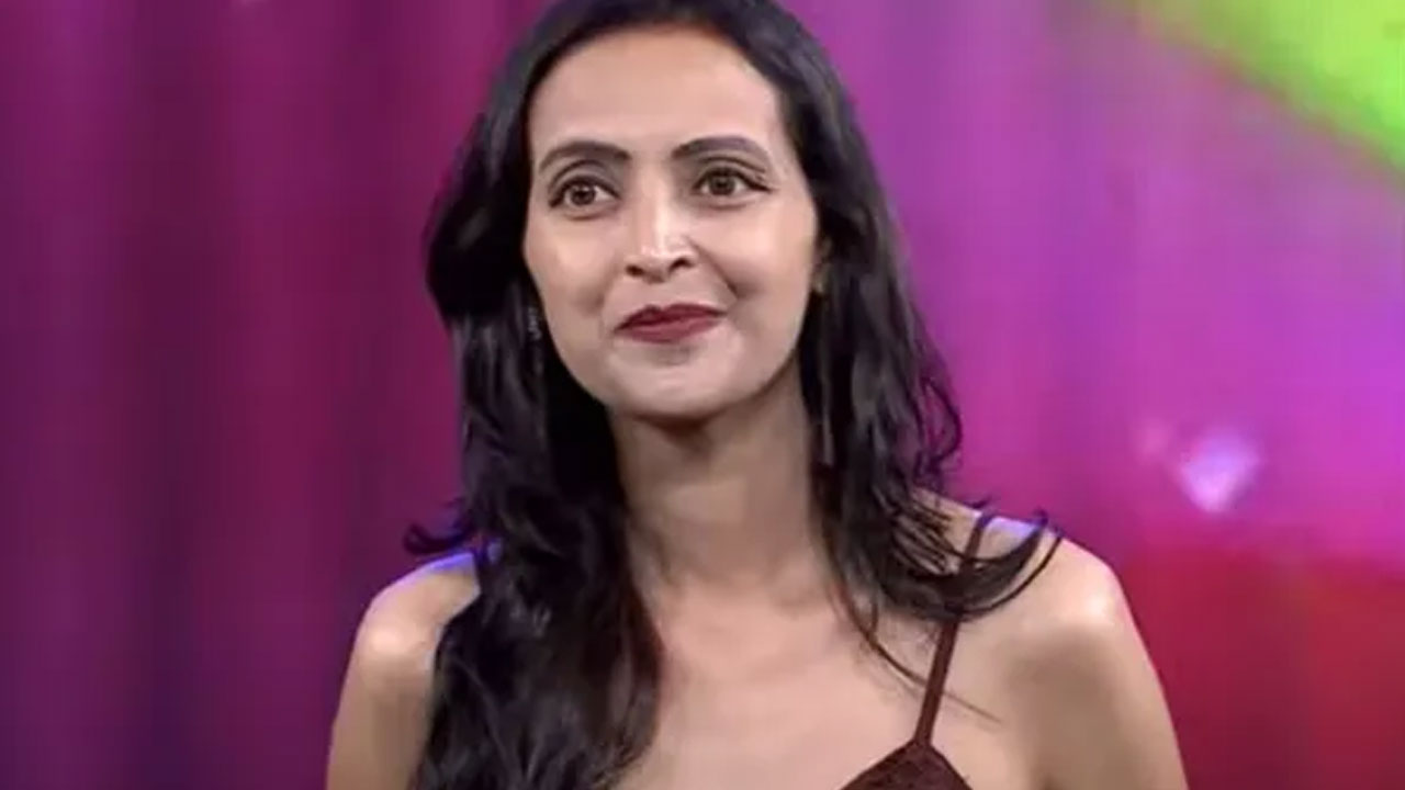 Rekha Vedavyas | ఇప్పటికీ సింగిలే.. పెళ్లి చేసుకోవాల‌ని అనుకున్న‌వారు మెసేజ్ చేయండి..!