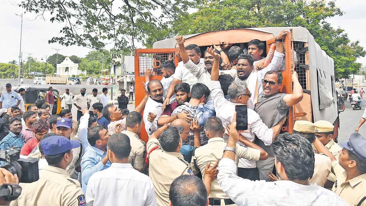 అద్దె బకాయిలు అడిగితే అరెస్టులు!