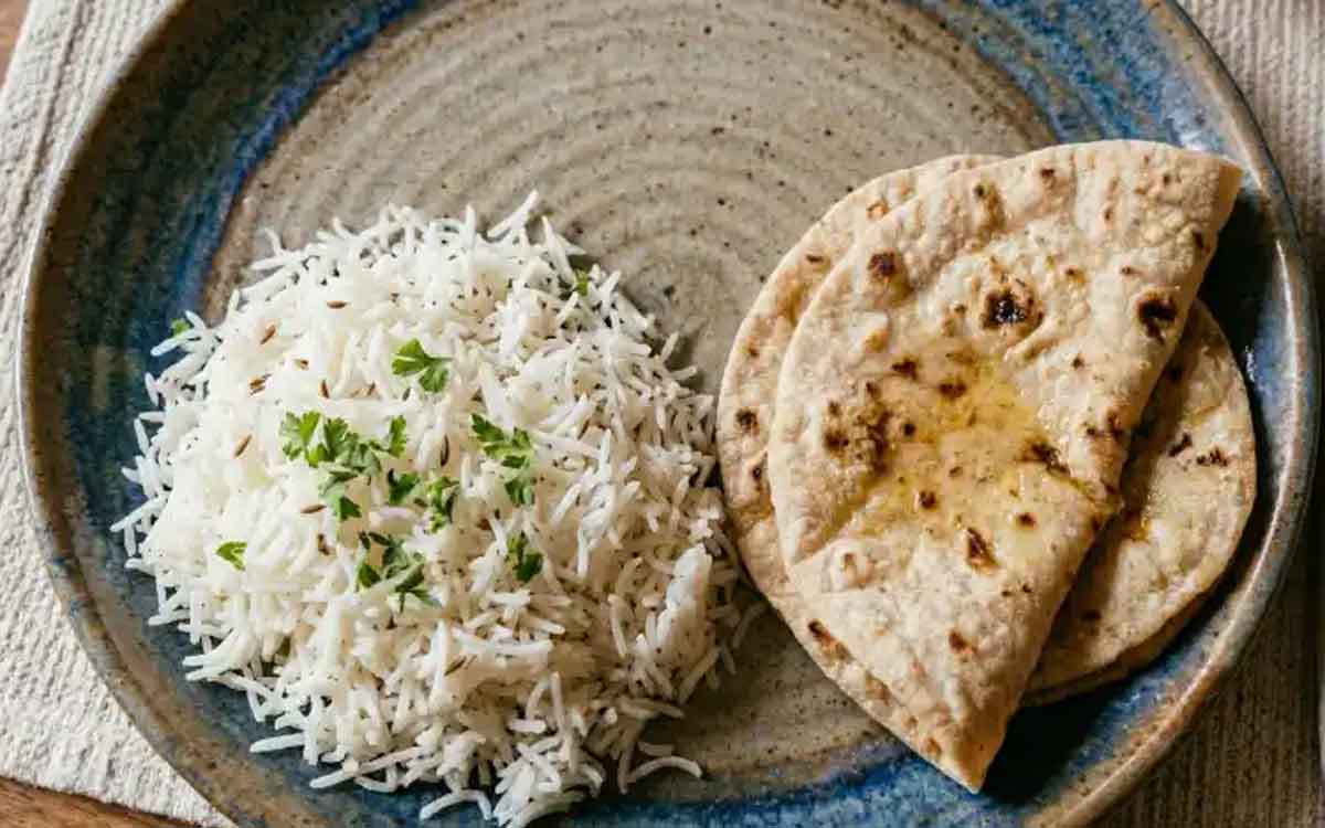 Rice Vs Roti | అన్నం లేదా రోటీలు.. రెండింటిలో ఏది ఉత్త‌మ ఆహారం.. దేని వ‌ల్ల ఎక్కువ ప్ర‌యోజ‌నాలు క‌లుగుతాయి..