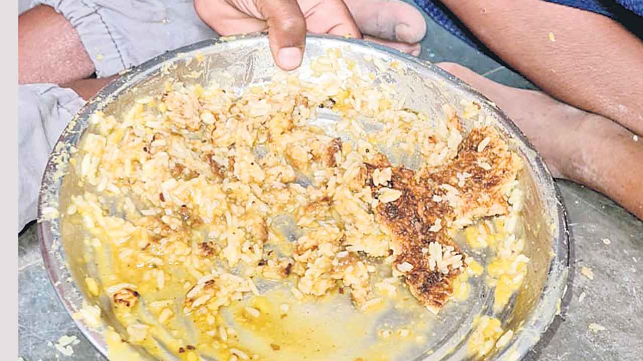 మాడిన అన్నం రాళ్ల లాంటి ఇడ్లి