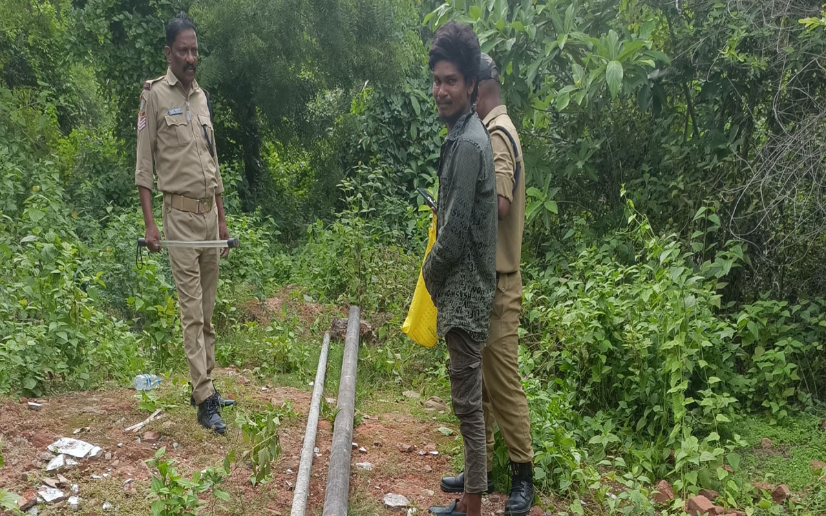 కొత్తగూడెం ఏరియాలో పైపుల దొంగతనానికి యత్నం.. ఒకరి పట్టివేత