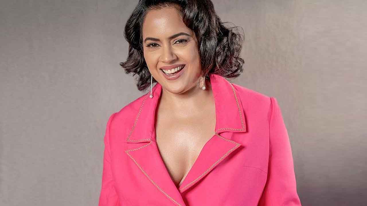 అందం వెనక ఆవేదన..
