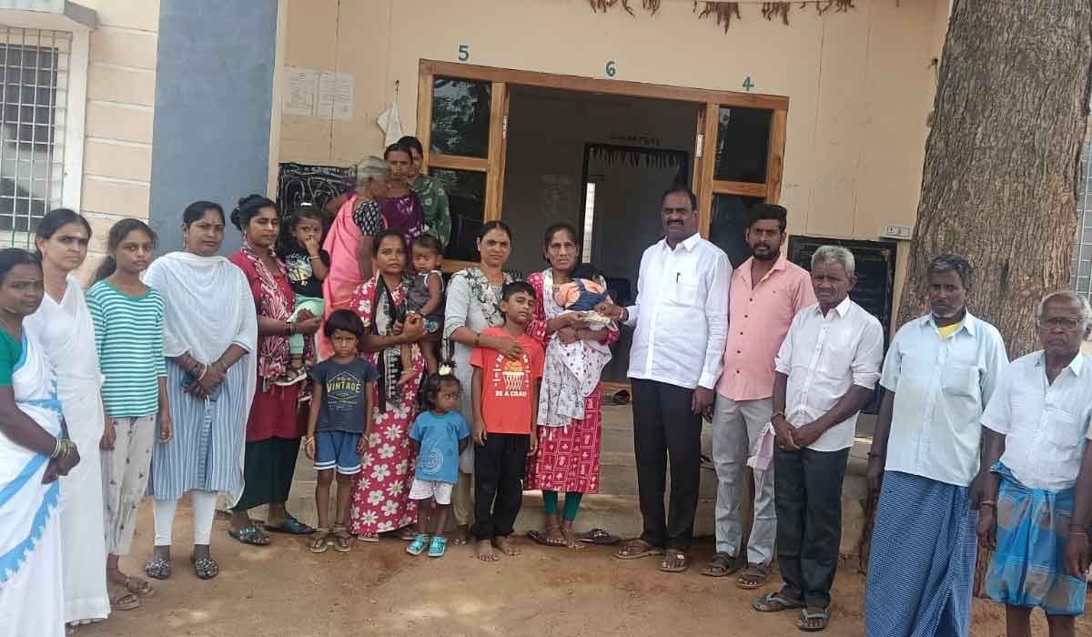 Chigurumamidi | ఎన్నికల హామీ మేరకు ఆడబిడ్డ పేరిట ఎఫ్‌డీ చేయించిన లంబాడిపల్లి సర్పంచ్‌