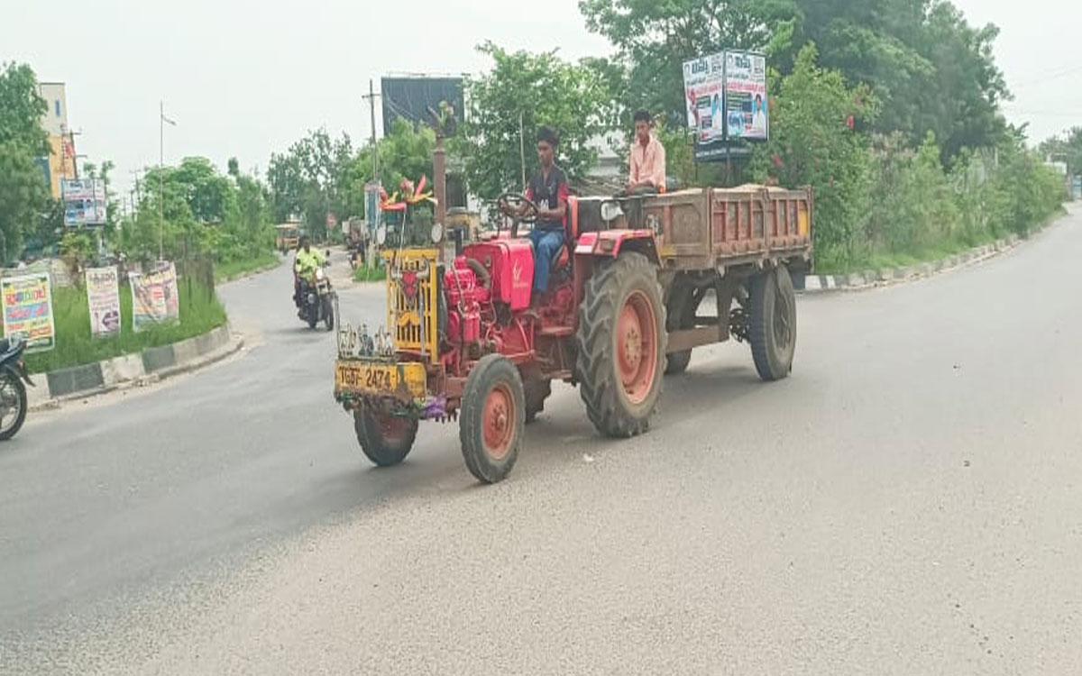 బూర్గంపహాడ్‌లో యధేచ్చగా ఇసుక అక్రమ రవాణా