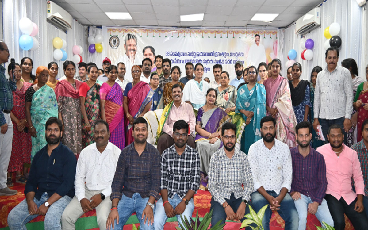 కొత్తగూడెం ఏరియా జీఎం ఎం.షాలెమ్ రాజుకు అపూర్వ వీడ్కోలు