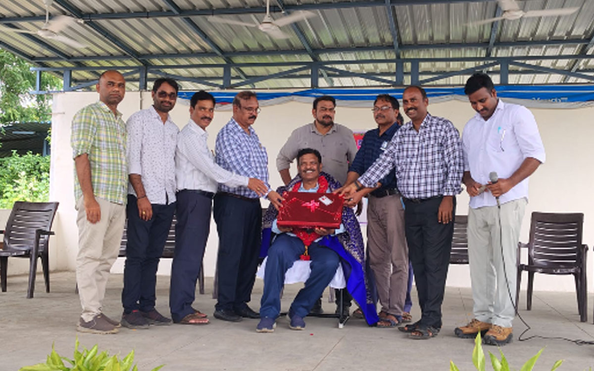 కొత్తగూడెం ఏరియా జీఎం శాలెం రాజుకు ఘన సన్మానం