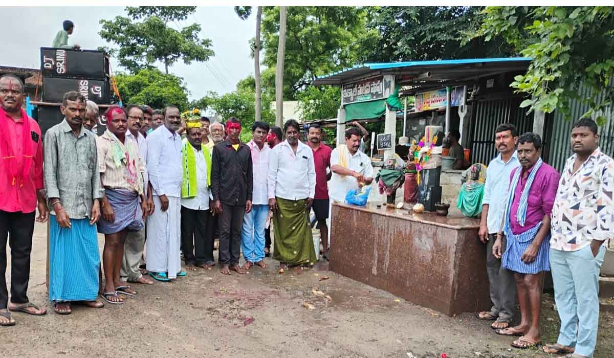 Kolanuru | కొలనూరులో ఘనంగా మడేలయ్య స్వామి బోనాల ఉత్సవాలు