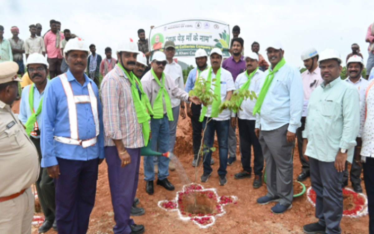 ‘మొక్కలు నాటడమే కాదు.. సంరక్షణ బాధ్యత తీసుకోవాలి’
