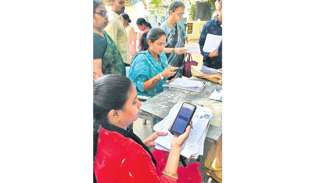 డిజిటలైజేషన్‌లోనూ వెనుకంజ!