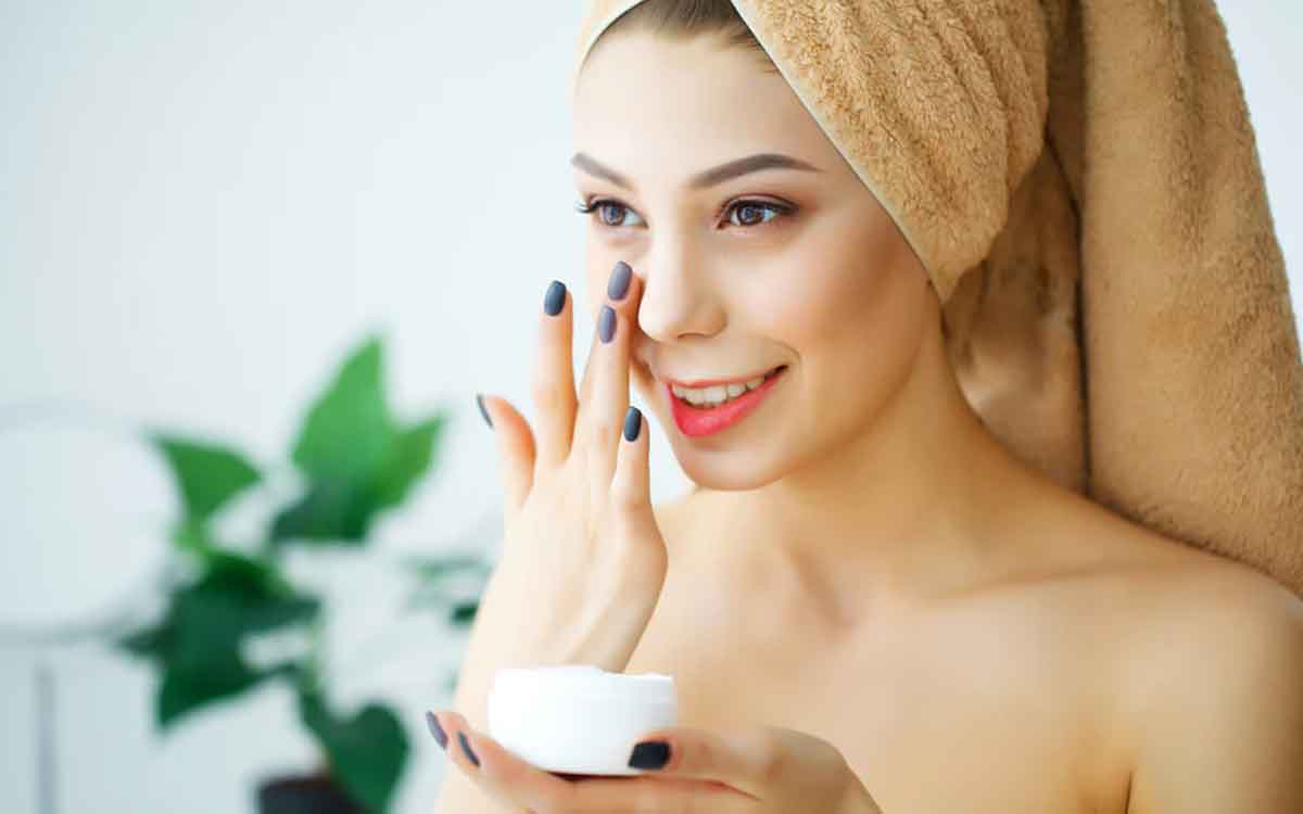 Skin Health | చ‌ర్మం ఆరోగ్యంగా, కాంతివంతంగా ఉండాలంటే కేవ‌లం స్కిన్ కేర్ ఉత్ప‌త్తులు స‌రిపోవు.. ఇవి కూడా అవ‌స‌ర‌మే..
