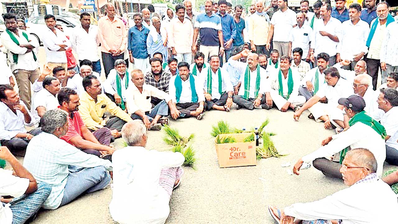 నీళ్ల కోసం రైతన్న రణం