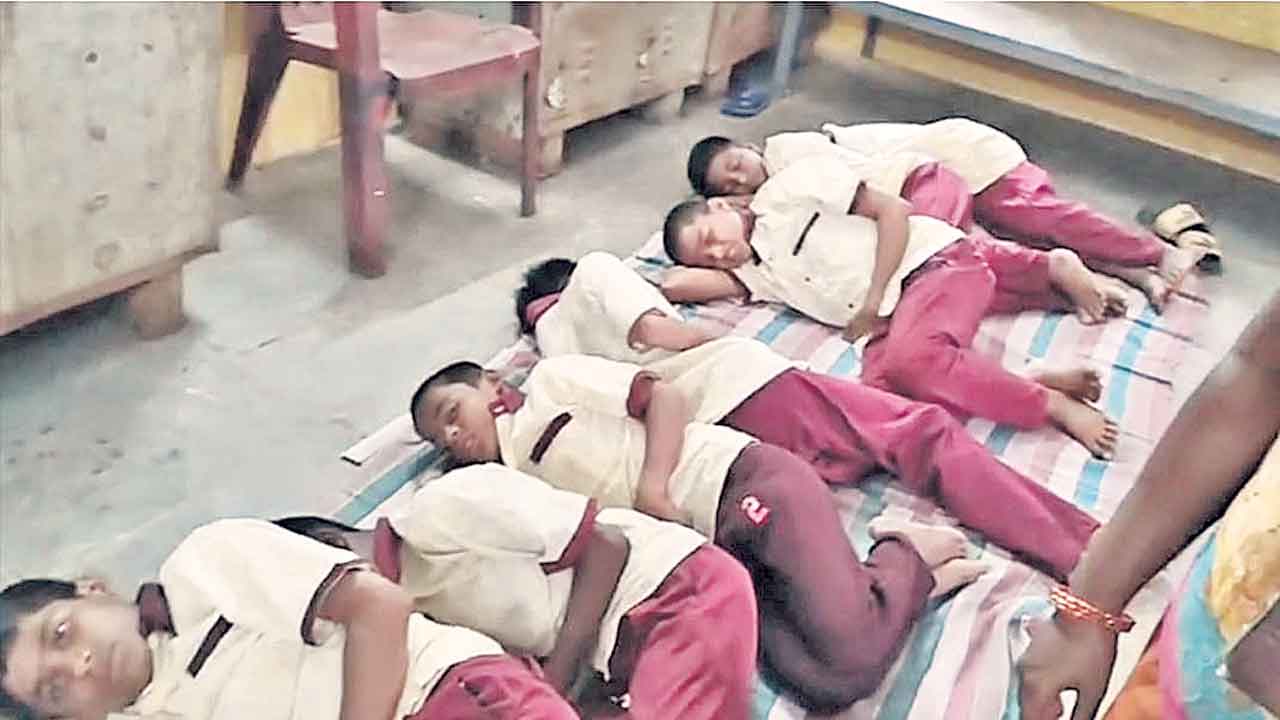 గురుకులంలో ఫుడ్‌ పాయిజన్‌
