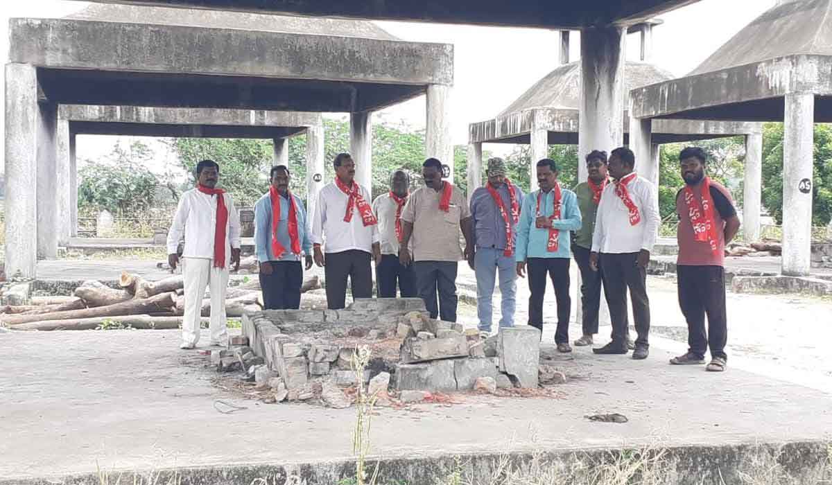 Ramagundam | రామగుండం మున్సిపాలిటీలో రూ.1కి అంత్యక్రియలను ఎత్తివేయడం బాధాకరం.. సీపీఐ