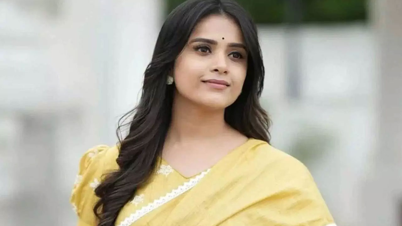 Thanuja Puttaswamy | ట్రోల్స్‌పై ఆగ్రహం వ్యక్తం చేసిన తనూజ .. మా జీవితాలపై కామెంట్లు ఆపండి అంటూ ఫైర్