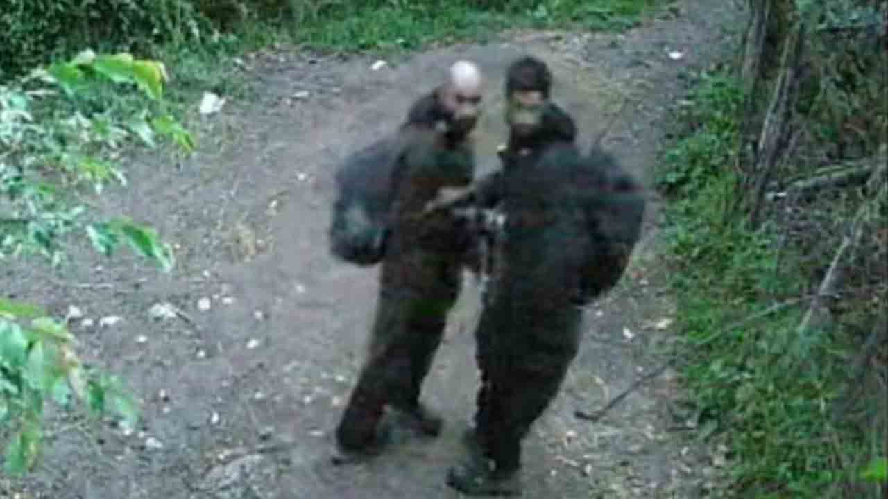 terrorists cornered | పండ్ల తోటలో నక్కిన ఇద్దరు ఉగ్రవాదులు.. చుట్టుముట్టిన భద్రతా దళాలు
