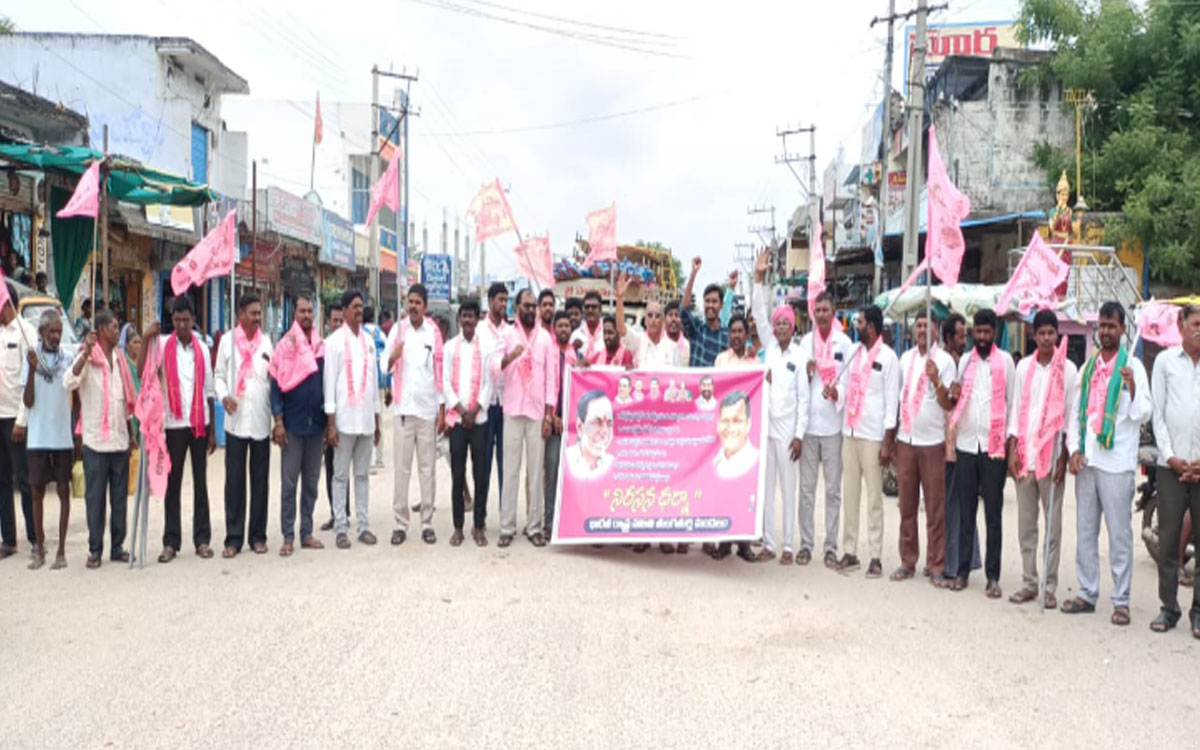 కాళేశ్వరం ద్వారా రైతులకు సాగునీరు అందించాలి : తాటికొండ సీతయ్య