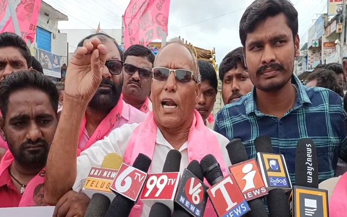 కాళేశ్వరం ద్వారా రైతులకు సాగునీరు అందించాలి : తాటికొండ సీతయ్య