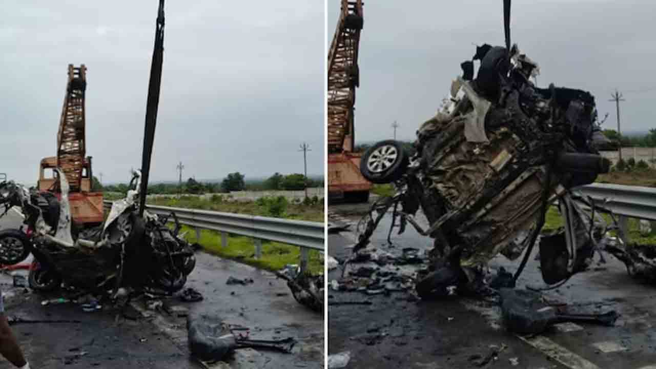 truck rams car, catches fire | కారును ఢీకొట్టి కంటైనర్‌ బోల్తా.. మంటల్లో   ఆరుగురు సజీవదహనం