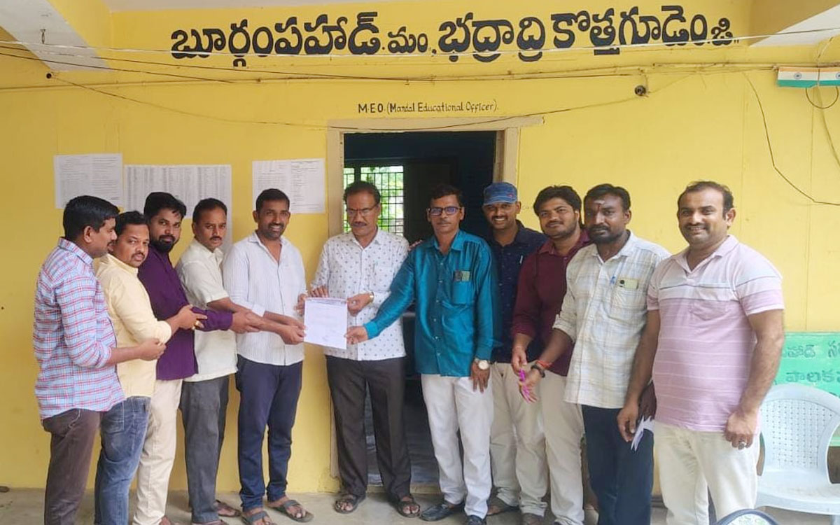 ‘జర్నలిస్టుల పిల్లలకు 50 శాతం ఫీజు రాయితీ కల్పించాలి’